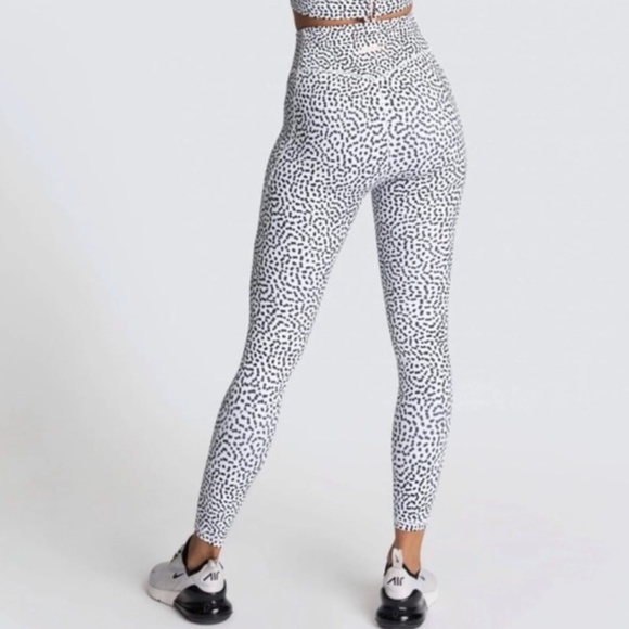 DOYOUEVEN Excel White Speckled High Waist Leggings - Picture 3 of 16